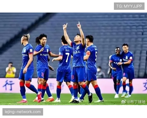 上海申花中场缺少关键连接点，组织推进受阻影响进攻流畅性